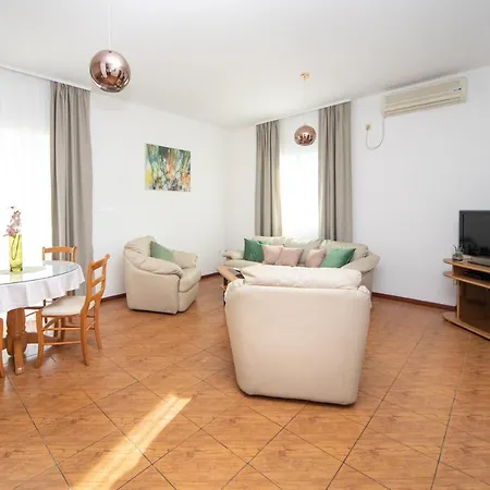 Apartments Adeona Tivat Exterior photo