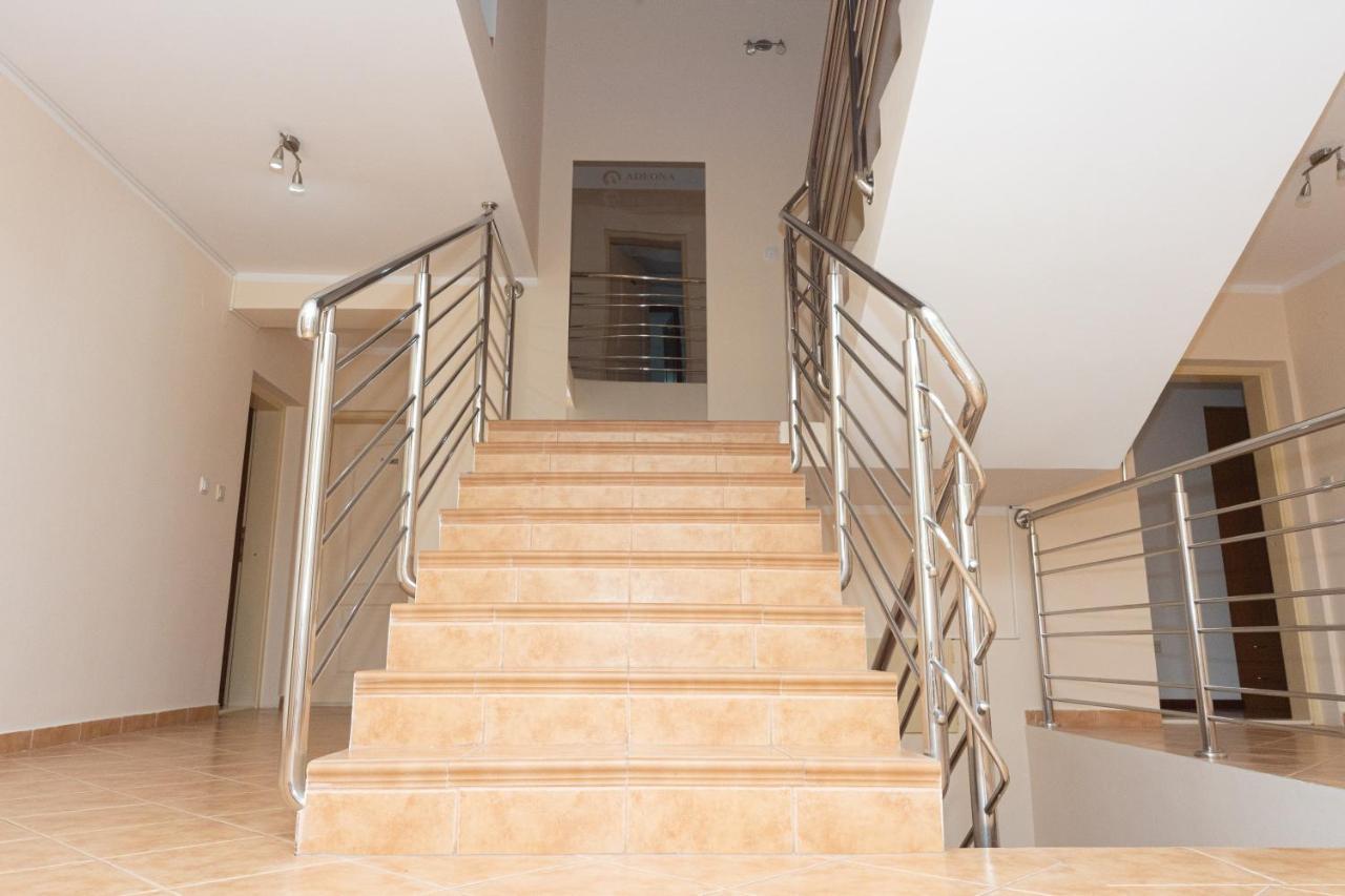 Adeona Apartment *