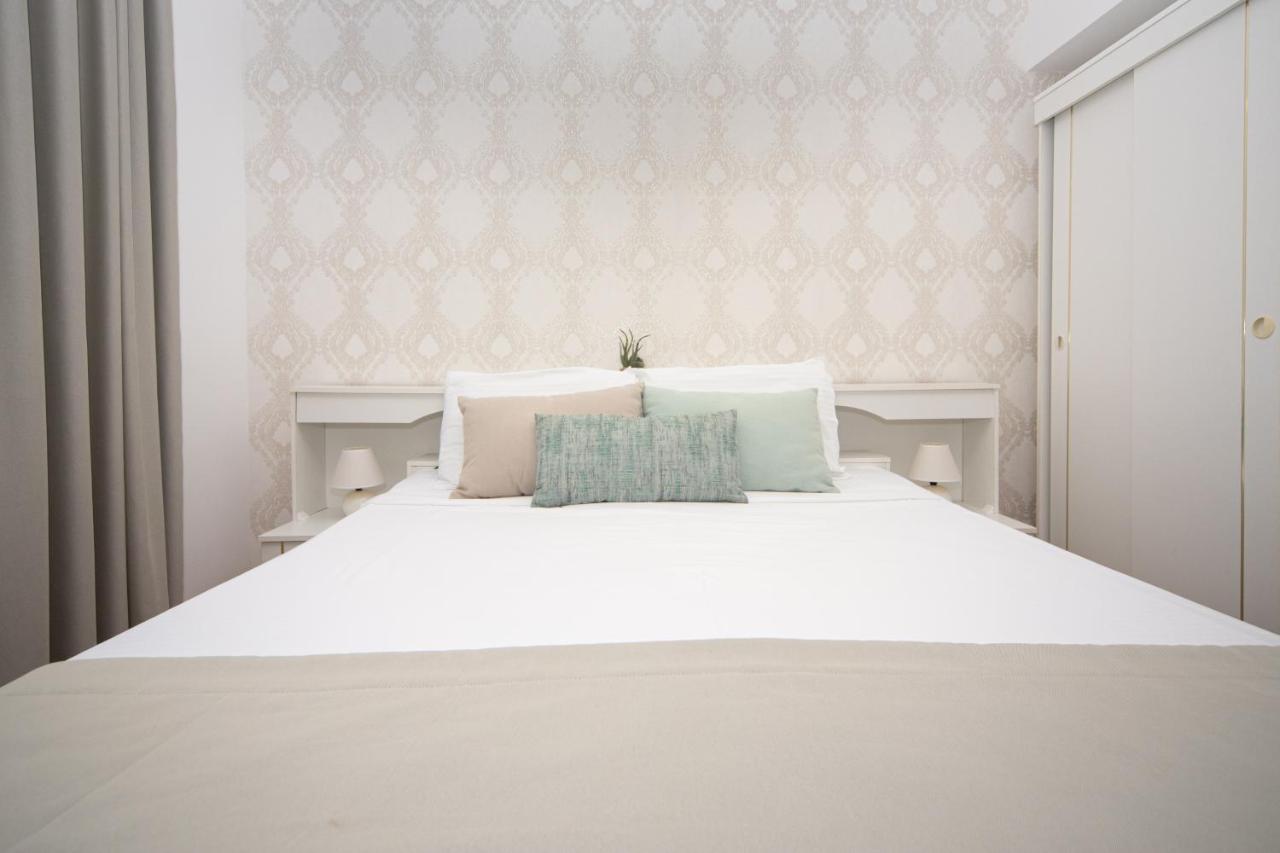 Adeona Apartment