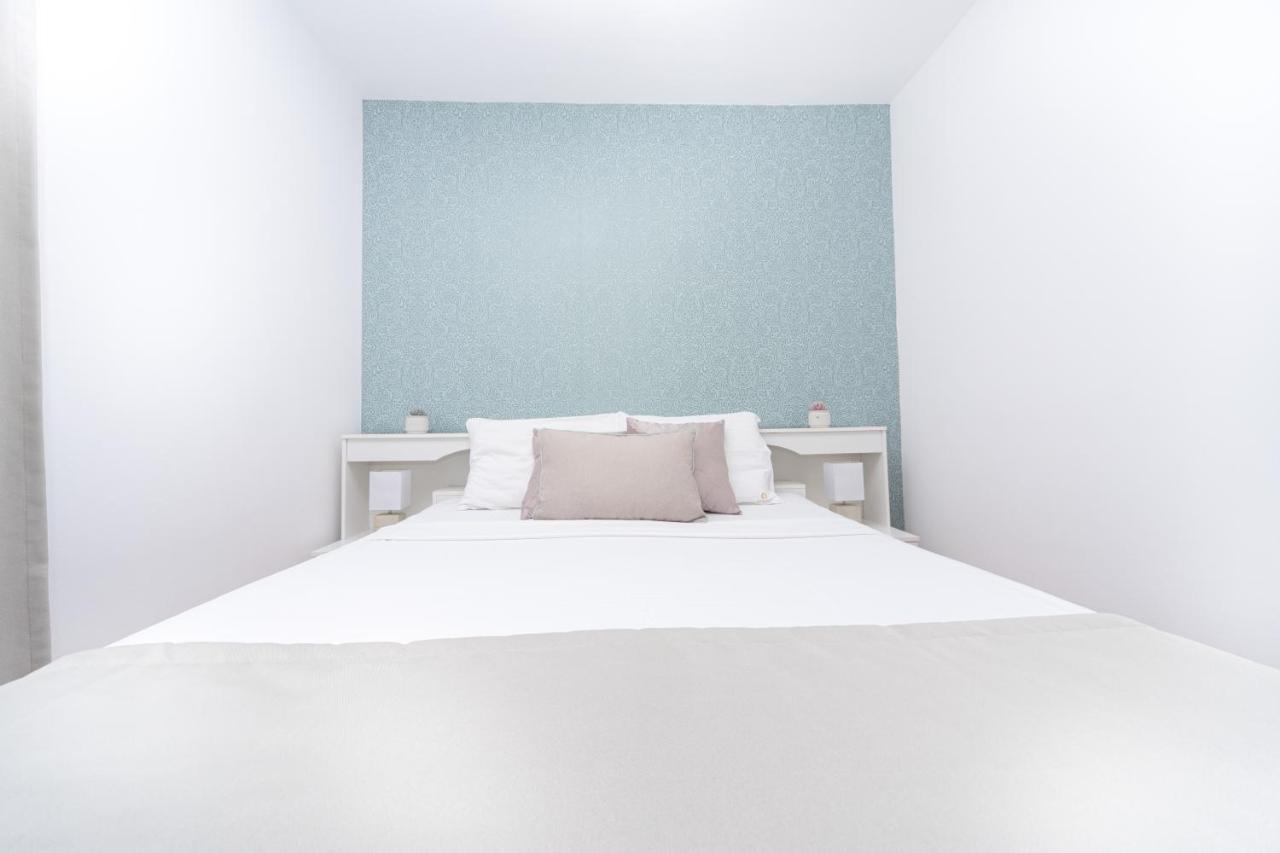 Adeona Apartment *